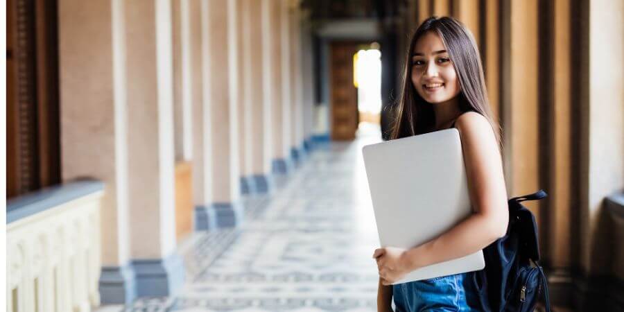 ¿Los gastos universitarios son ordinarios o extraordinarios?