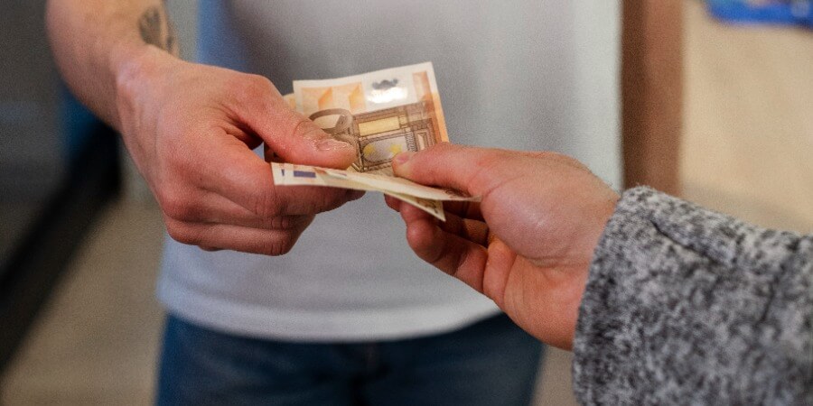 ¿Quién debe pagar las derramas en caso de divorcio?