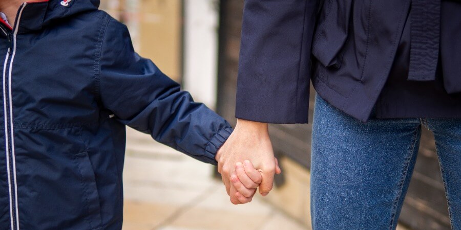 Derechos y obligaciones del progenitor custodio tras la separación o divorcio